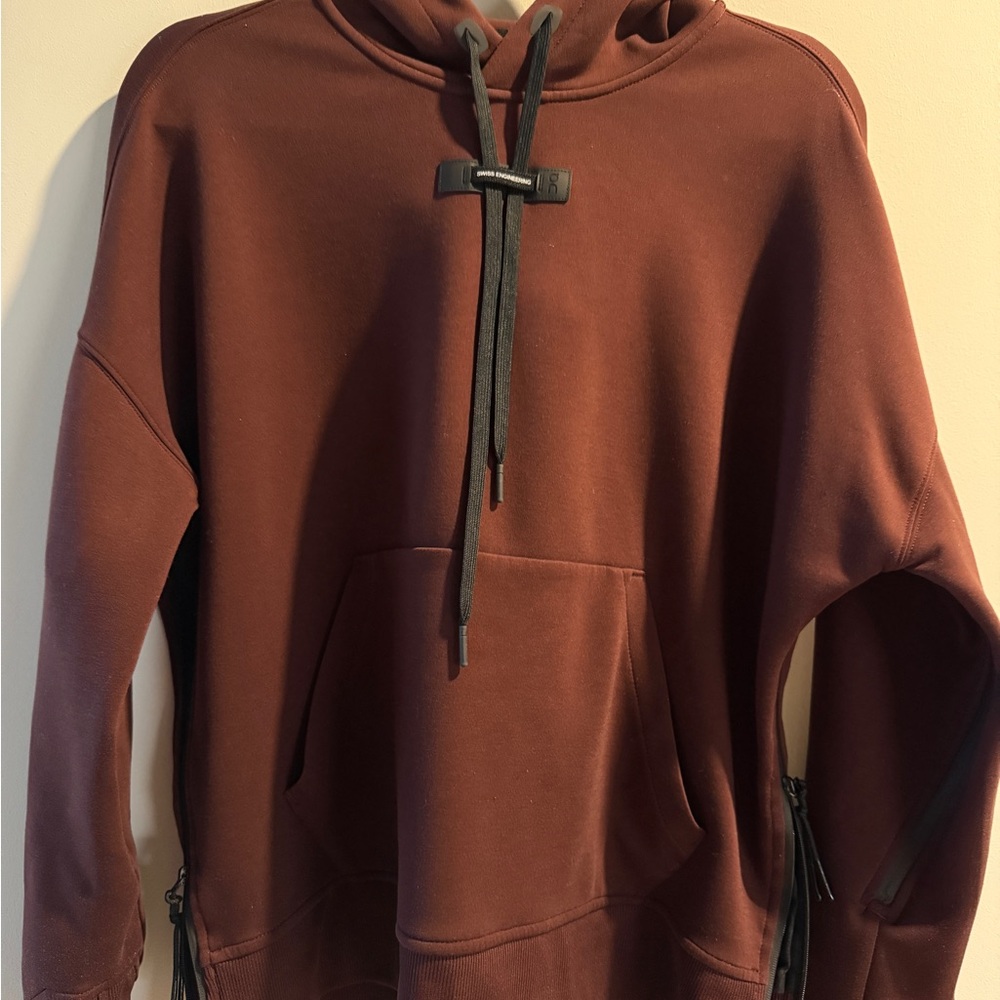 Women’s On Running Hoodie in size Small